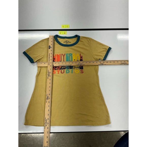 Unisex Universial Studio T-Shirt Beige/Mustard Green Collar and Sleeve Hem Sz L - Picture 5 of 7